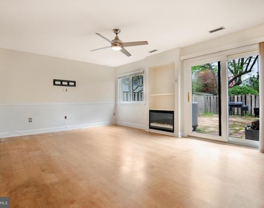 1055 Cedar Ridge Court - Photo Thumbnail 4