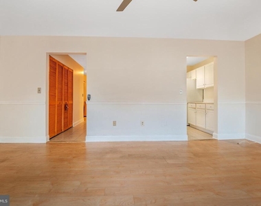 1055 Cedar Ridge Court - Photo Thumbnail 6
