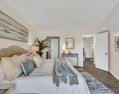 7036 Harbour Village Court - Photo Thumbnail 21