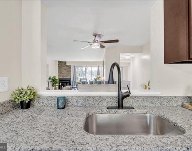 7036 Harbour Village Court - Photo Thumbnail 13