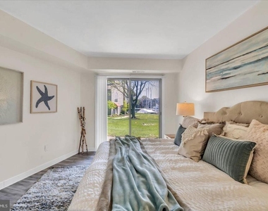 7036 Harbour Village Court - Photo Thumbnail 24