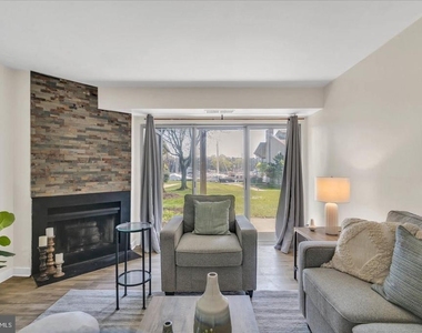 7036 Harbour Village Court - Photo Thumbnail 5
