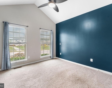 7570 Arundel Woods Drive - Photo Thumbnail 15