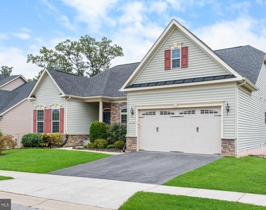 7570 Arundel Woods Drive - Photo Thumbnail 2