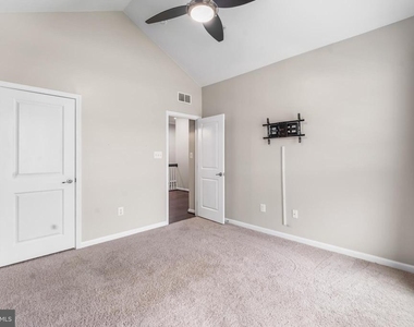 7570 Arundel Woods Drive - Photo Thumbnail 16