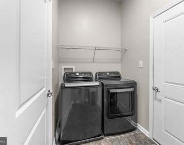 7570 Arundel Woods Drive - Photo Thumbnail 33
