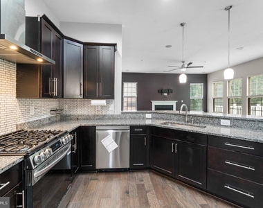 7570 Arundel Woods Drive - Photo Thumbnail 31