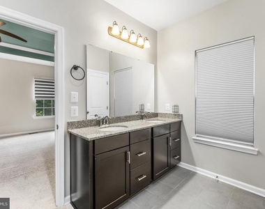 7570 Arundel Woods Drive - Photo Thumbnail 37