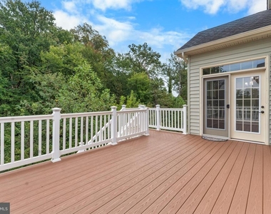 7570 Arundel Woods Drive - Photo Thumbnail 11