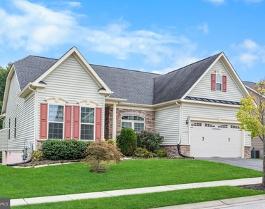 7570 Arundel Woods Drive - Photo Thumbnail 3