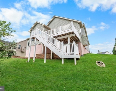 7570 Arundel Woods Drive - Photo Thumbnail 8