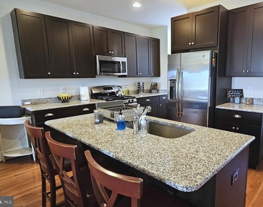 18834 Bethpage Drive - Photo Thumbnail 4