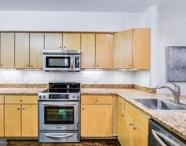 631 D Street Nw - Photo Thumbnail 5
