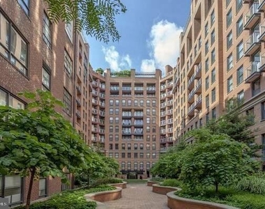 631 D Street Nw - Photo Thumbnail 24
