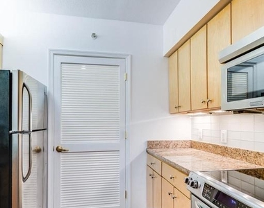 631 D Street Nw - Photo Thumbnail 8