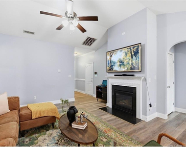 601 Collinwood Drive - Photo Thumbnail 6