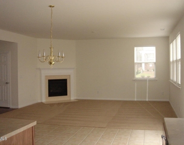 4001 Jockey Club Circle - Photo Thumbnail 2
