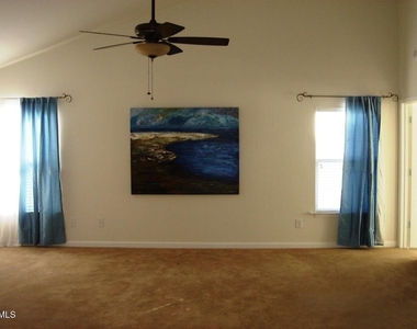 4001 Jockey Club Circle - Photo Thumbnail 4