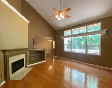 3117 Cregler Drive - Photo Thumbnail 3