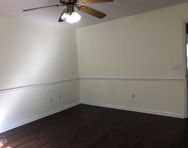 814 Bristol Blue Street - Photo Thumbnail 17