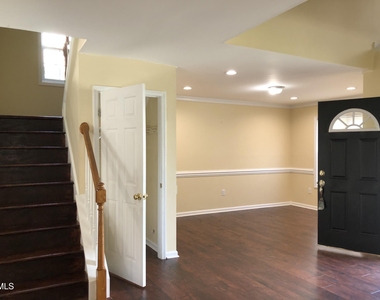 814 Bristol Blue Street - Photo Thumbnail 9