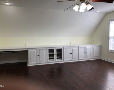 814 Bristol Blue Street - Photo Thumbnail 23