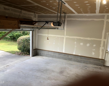 814 Bristol Blue Street - Photo Thumbnail 25