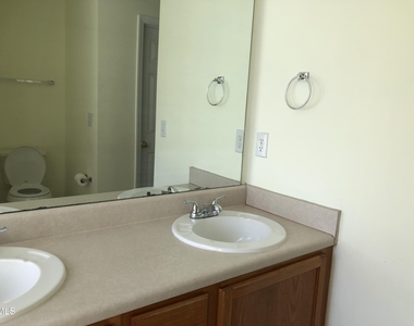 814 Bristol Blue Street - Photo Thumbnail 16