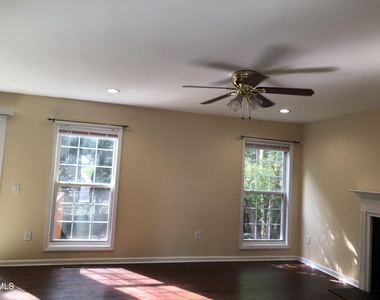 814 Bristol Blue Street - Photo Thumbnail 4