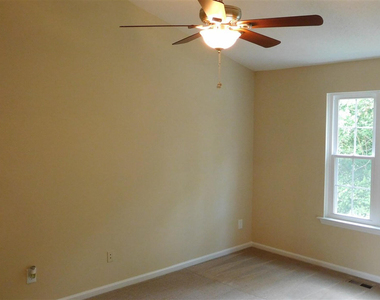 3512 Lytham Place - Photo Thumbnail 15