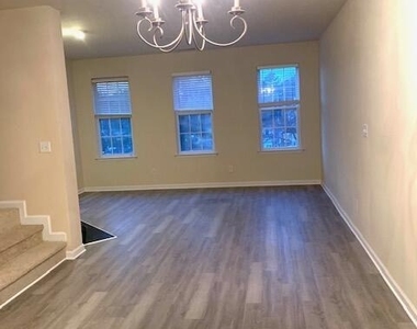 3857 Cary Glen Boulevard - Photo Thumbnail 12