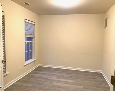 3857 Cary Glen Boulevard - Photo Thumbnail 16
