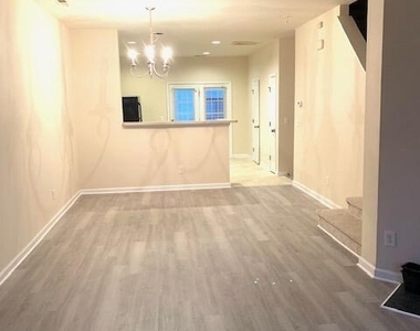 3857 Cary Glen Boulevard - Photo Thumbnail 10