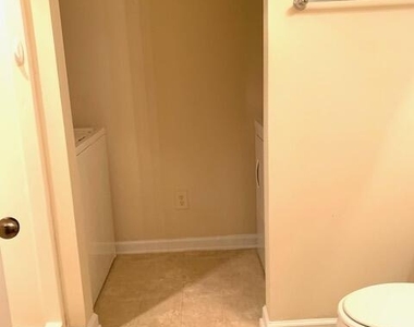 3857 Cary Glen Boulevard - Photo Thumbnail 8