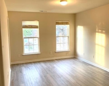 3857 Cary Glen Boulevard - Photo Thumbnail 9