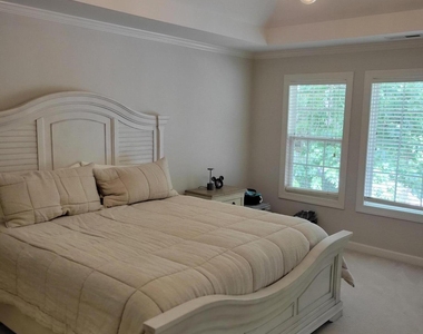 4044 Barton Park Place - Photo Thumbnail 15