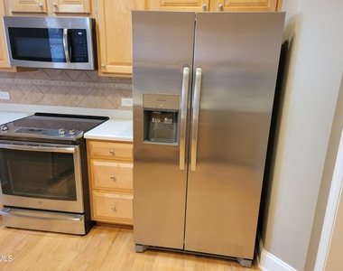 4044 Barton Park Place - Photo Thumbnail 14