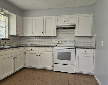 806 Ranch Rd - Photo Thumbnail 9
