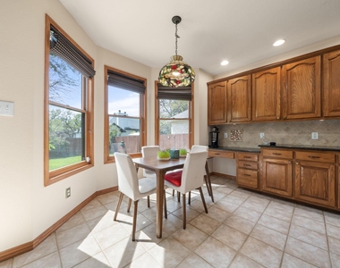1512 Amelia Dr - Photo Thumbnail 11