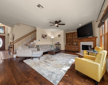 1512 Amelia Dr - Photo Thumbnail 9