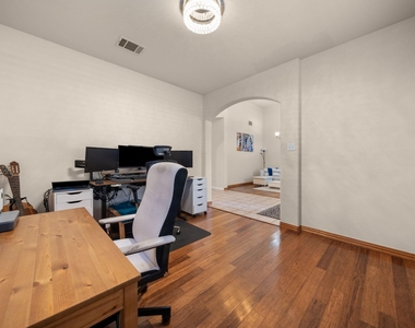 1512 Amelia Dr - Photo Thumbnail 6