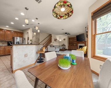 1512 Amelia Dr - Photo Thumbnail 12