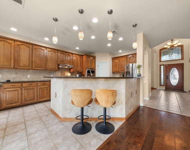 1512 Amelia Dr - Photo Thumbnail 13