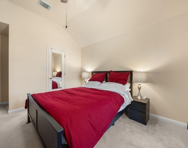1512 Amelia Dr - Photo Thumbnail 25