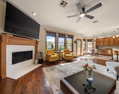 1512 Amelia Dr - Photo Thumbnail 10