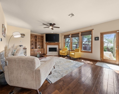 1512 Amelia Dr - Photo Thumbnail 8