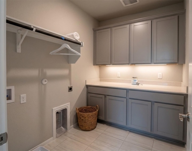1015 Vista View Dr - Photo Thumbnail 9