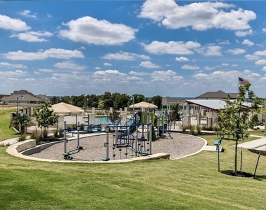 1015 Vista View Dr - Photo Thumbnail 6