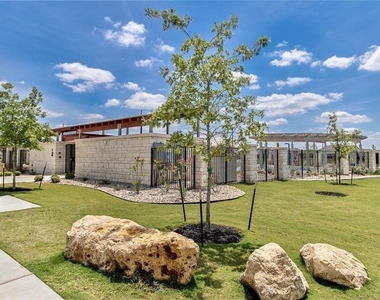 1015 Vista View Dr - Photo Thumbnail 13
