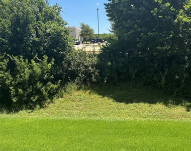 1015 Vista View Dr - Photo Thumbnail 16